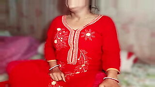 Indian honeymooners try 69 and doggy style sex in this hot XXX video.