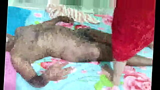 Married man gets a blowjob from his hot Indian bhabhi.