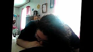 Quick Blowjob with the Girl Finishing