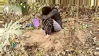 Amateur couple goes wild outdoors.