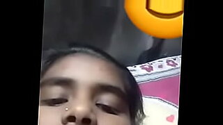 Indian camgirl showing her big boobs and teasing her pussy.