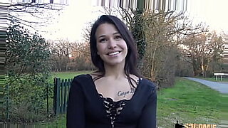 Mélia Rose, sodomie profonde dans la baignoire.