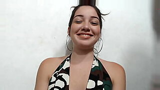 Nice intro whit cam-star Viky ( sucking her friends big Dick)