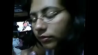 Hot Indian babe sucks cock
