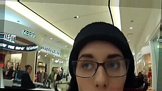 Public Cum Walk at the Mall!