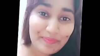 Indian pornstar Swathi Naidu shares phone number.