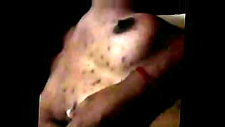 Beautiful Indian girlfriend goes nude and gives blow job.