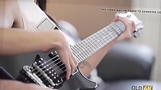 OLD4K Guitar hero