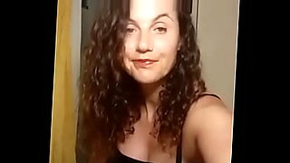 Gina se burla de ti y de tu mini polla