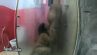 Indian hotel room sex, chubby girl gives great blowjob and then they have hot sex.
