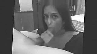 More hot Indian blowjobs in this set.