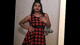 18-year-old Indian amateur shows off her big ass and wet pussy in a solo scene.