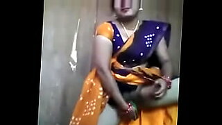 Single MILF enjoys wet pussy play.