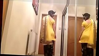 Hot Indian woman masturbates for your pleasure.