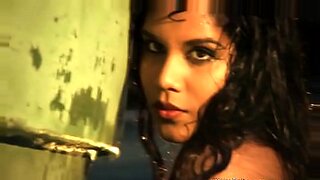 Beautiful brunette Indian woman shows off her body.