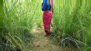 Sex in the field in hot Indian amateur porn video.