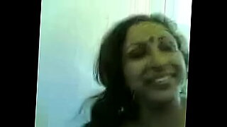 Hot and steamy homemade sex video with an Indian bhabhi. Full-fledged hardcore sex.