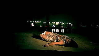 See an Indian actress in action in this hot as hell desi porn video.