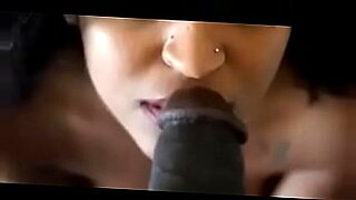 Pretty Indian gives great blow job