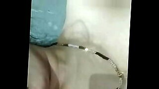 Indian MILF gives a hot tango show with self-fingered pussy.
