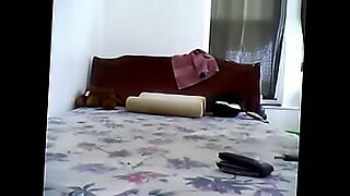 Beautiful Indian MILF in hot amateur video.
