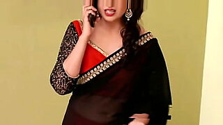 Hot Indian wife Divyanka Tripathi shows her big boobs and hot navel in a saree.