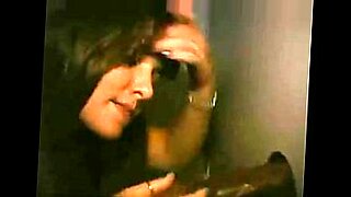 Amateur wife @ the gloryhole with hubby (clip2)