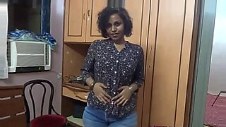 Big ass Mumbai girl masturbates.