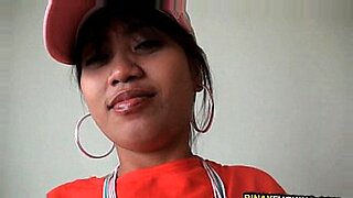 FIlipina Bargirl Gets Licked And Fucked