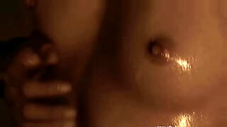 Relaxing Indian beauty with a sensual oil massage.