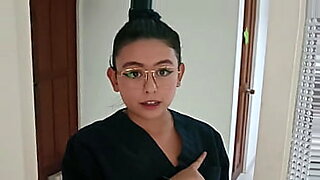 PARTE 1: POV Mi caliente compañera de cuarto es una doctora, adicta a la masturbacion y mamadas.