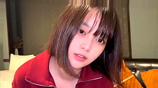角オナしてたら臭いおまんこから臭いがふんわり香ってきました