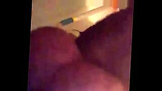 Mamon is a MILF who enjoys anal sex and uses a dildo to pleasure herself.