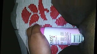Hot Indian teen masturbates at home and you can watch her in this xvideos video.