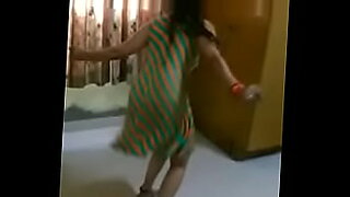 Indian Bhabi showing off her ass