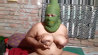 Hot Indian girl gets money