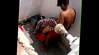 Hardcore bathroom scene with hot Indian housewife Salma.