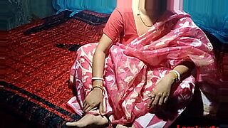 Amateur video of a hot Bengali wife in red, sensual sex.