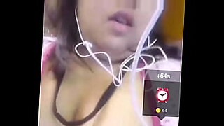 Hot Indian girl shows off on Spark.