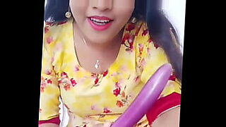 Married Indian beauty’s hot Suhagraat experience.