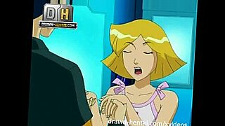 Totally Spies Porn - Beach bitch Clover