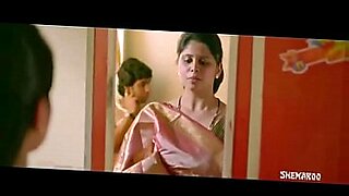 Hot Indian aunty gets her pussy licked by a stud.