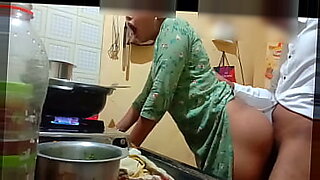 Hot Indian wife cooks while being fucked in hardcore homemade porn video.