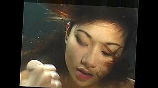 Underwater Asain Blowjob