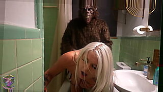 The Legend Of Big Foot : No Whores Make It Out Alive