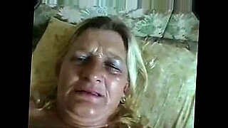 O genro gozou dentro da bucetada sogra e filmou para enviar para esposa - Bela Vosniaky