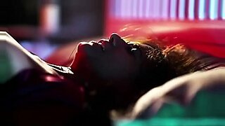 See the new video of Californication star Poonam Pandey in solo action.
