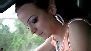 Hot Babe rubbing a man rod while the boy driving caught on tape