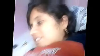 Desi girl in T-shirt gets naughty.