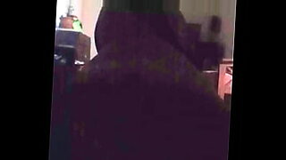 Indian MILF with a perfect ass gets a quick fuck and rides like the professional.